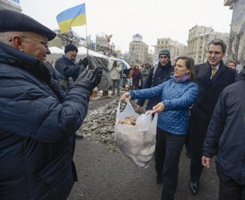 «Поддержка» Западом Украины изначально была направлена на получение выгоды