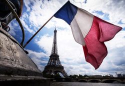 Франция оказалась на грани долгового кризиса