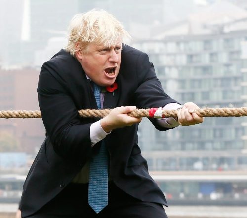 Испанский политаналитик раскритиковал Бориса Джонсона за манипуляции с политическим активизмом