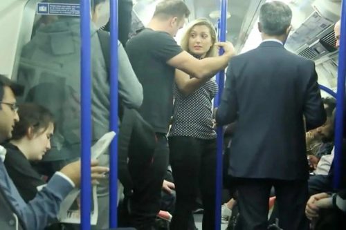 Süddeutsche Zeitung: жительницы Мюнхена начали избегать общественного транспорта из-за домогательств