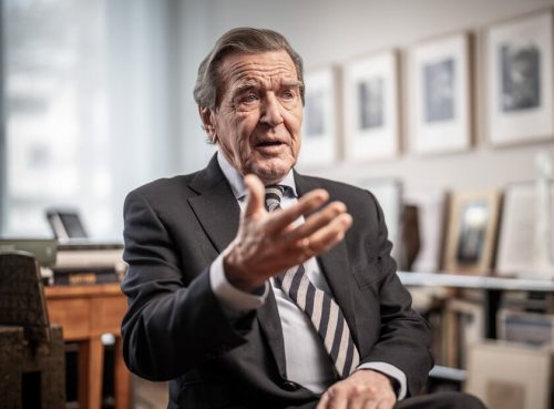 Бывший канцлер Германии призвал Берлин отказаться от антироссийской политики