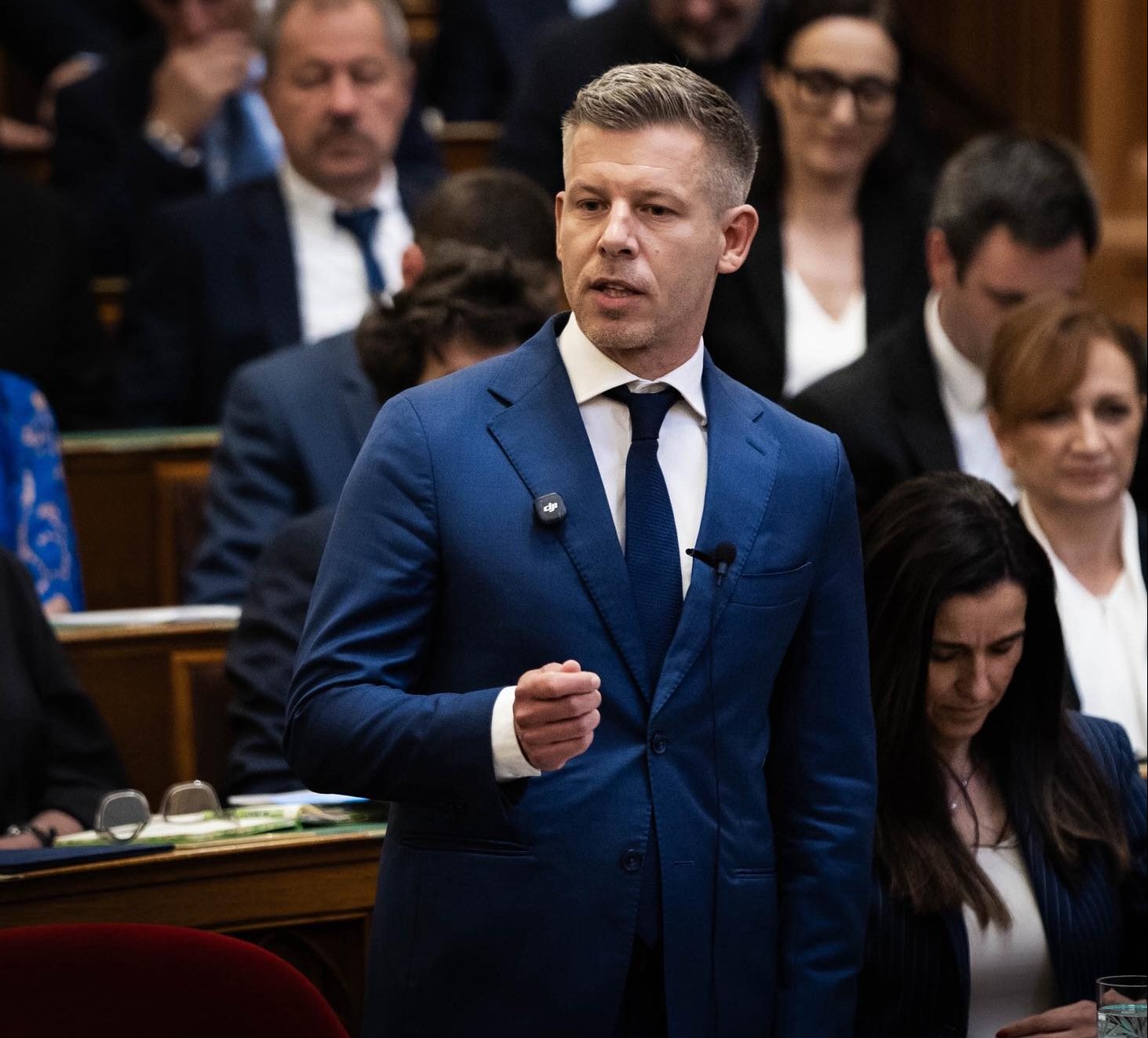 Die Weltwoche: Мадьяр не стал «карманным премьером» Брюсселя