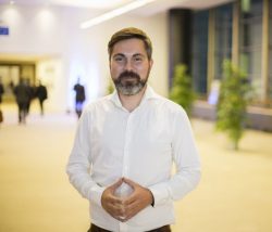 Евродепутат Де Мази назвал кредит ЕС Киеву раздольем для коррупции