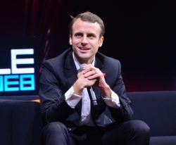 Макрон ушел от неудобных вопросов при помощи страшилок о России