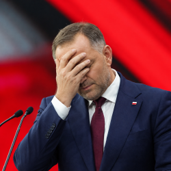 Президент Польши вынужден оправдываться за антироссийские выдумки премьера